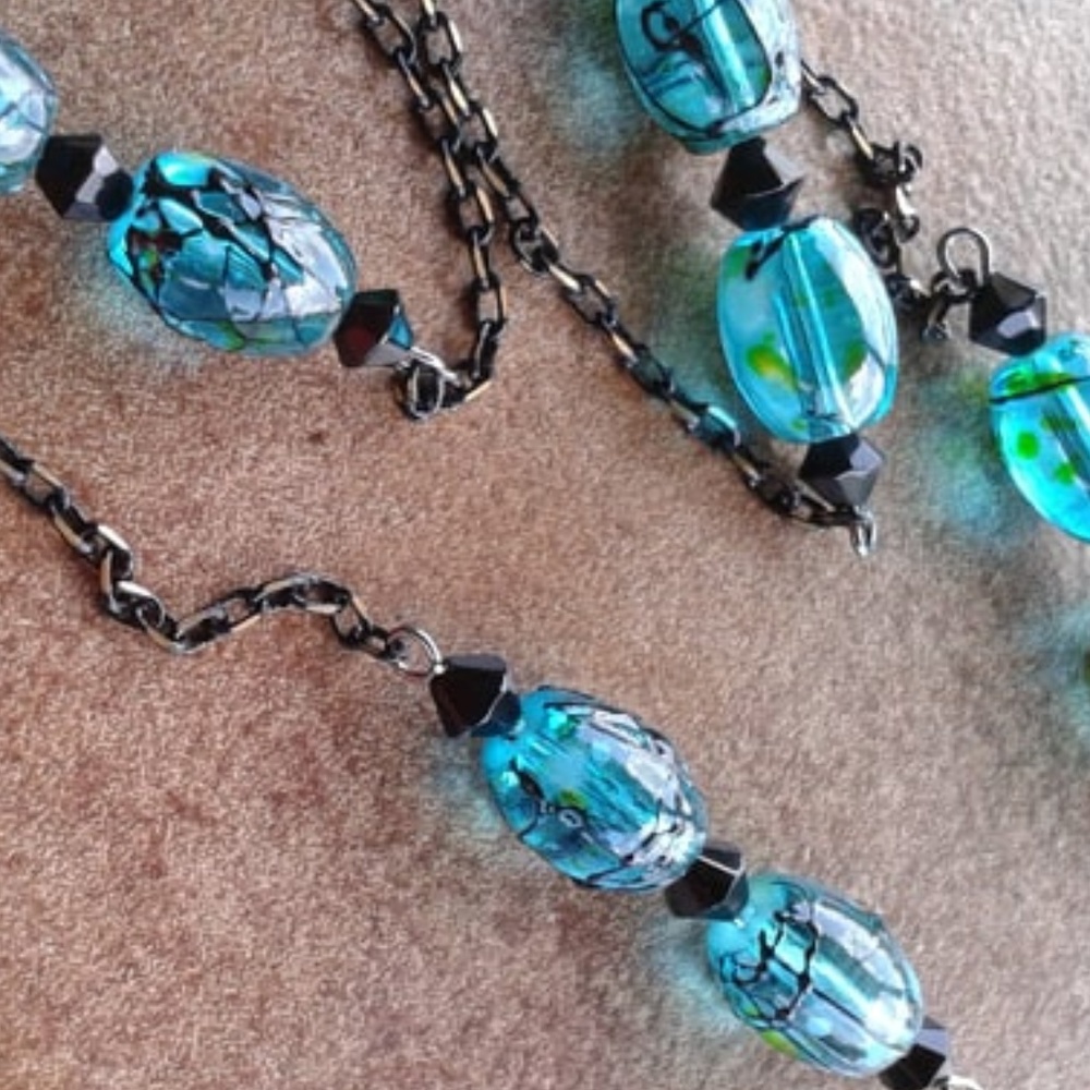 Necklace And Earring Set - Picture 3 of 4